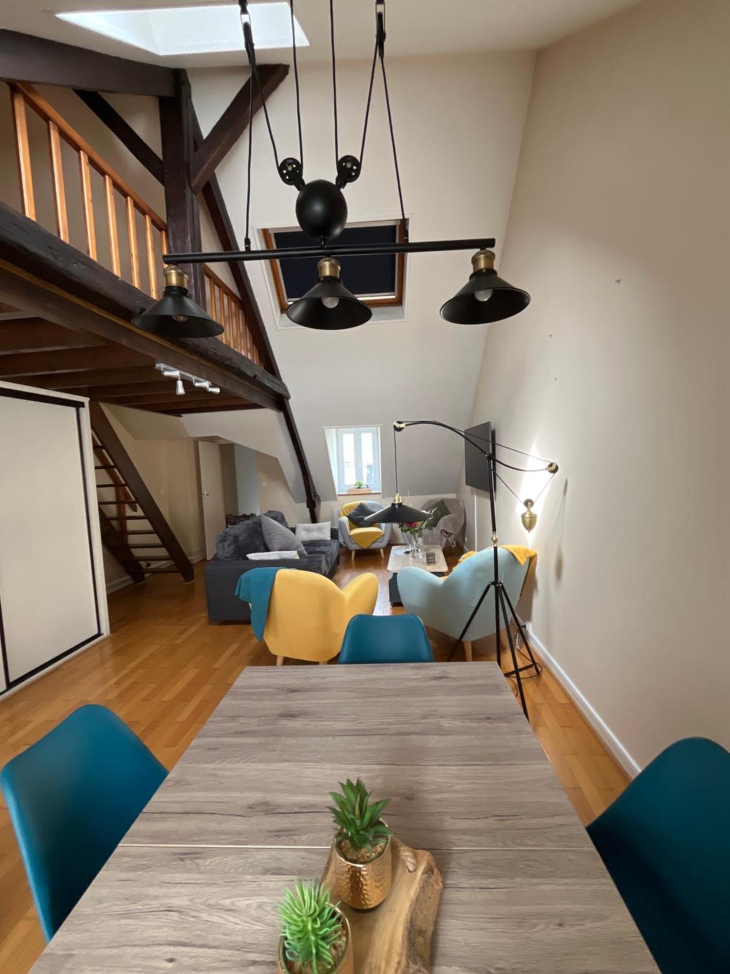 Les D'albatre, Le 44 Apartment